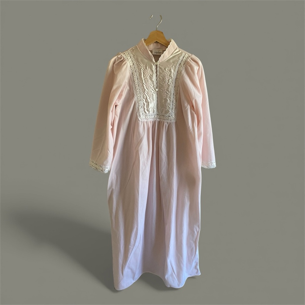 Vintage Jaclyn Smith Nightgown Women L Pastel Pink Embroidered‎ Lace Grannycore